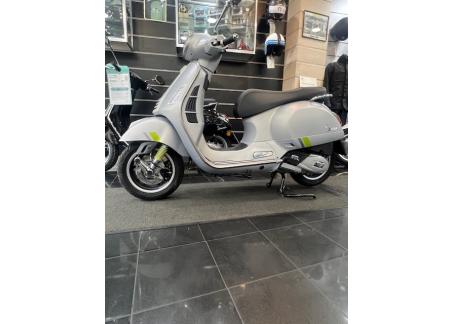 VESPA GTS 125IE SUPERTECH NEUF OFFRE EXCEPTIONNELLE DE DESTOCKAGE