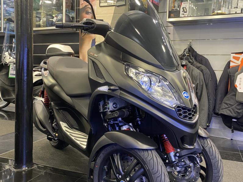 PIAGGIO MP3 300 HPE SPORT E4